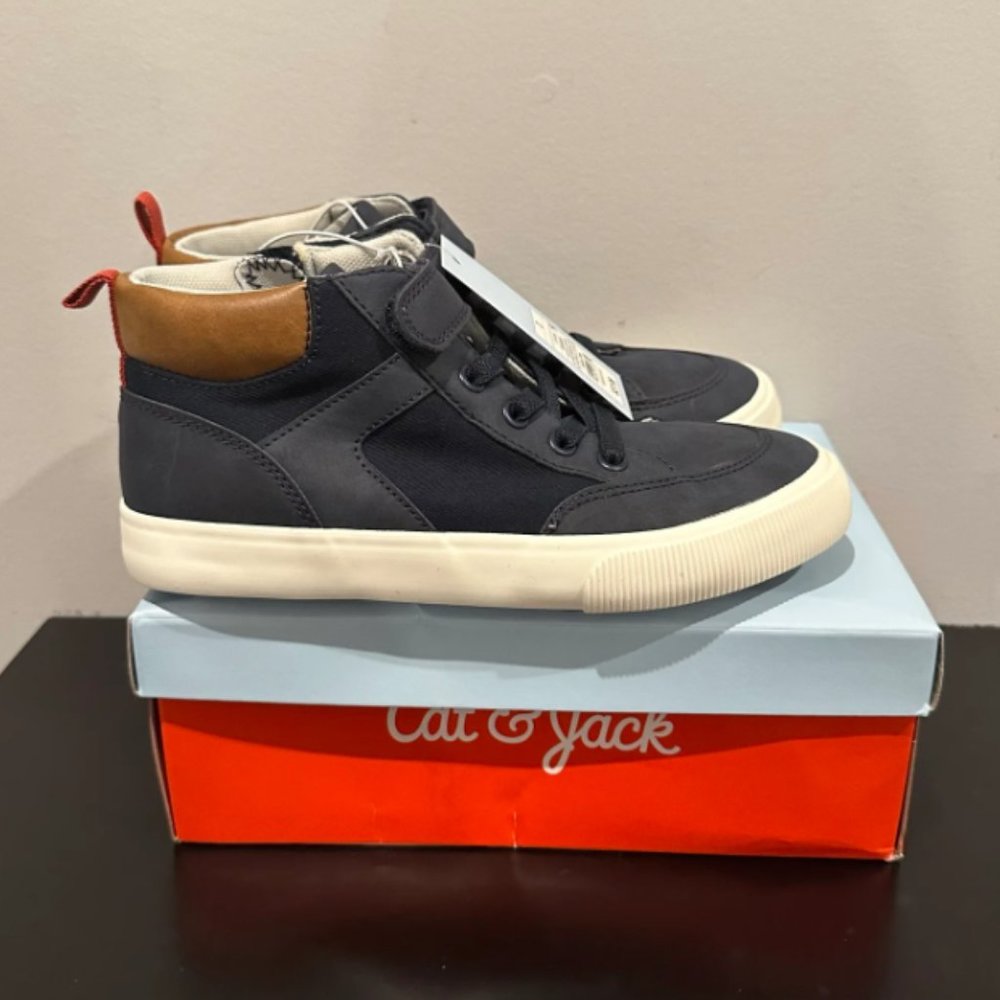 Boys’ Anthony Zipper Sneakers - Cat & Jack Size 3